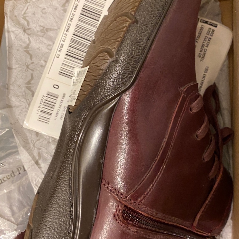 Shoes - Picture 6 of 8
